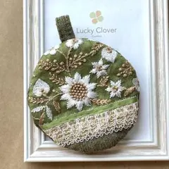 【希少な丸型ミニポーチ】インド刺繍リボンのコインケース兼バッグチャーム＊苔色