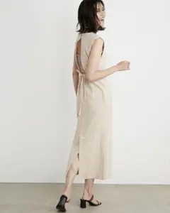 SNIDELスナイデル リネンマーメイドワンピース　ベージュ　バックオープン