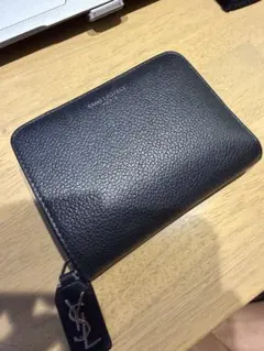 SAINT LAURENT PARIS 二つ折り 財布のサムネイル