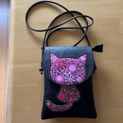 猫モチーフ 花柄 スマホショルダーバッグ ブラックのサムネイル