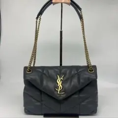 中古、状態良好な黒 レザーのショルダーバッグです