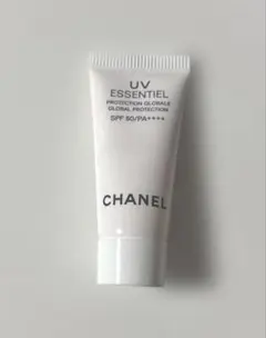 CHANEL UV ESSENTIEL SPF 50/PA++++サンプルのサムネイル