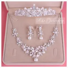 3点セット パール ウェディング ティアラ ネックレス イヤリング 結婚式