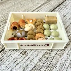 ミニチュア パン ベーカリー 23個 フードコンテナ パン付き⭐︎ドールハウス