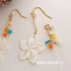 14kgf 天然石ピアス　マザーオブパール　　カラフルなエチオピアンオパール