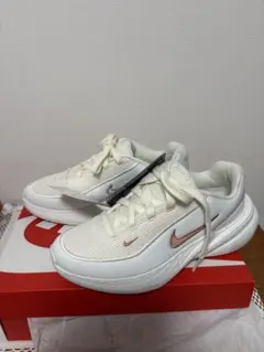 ナイキアップリフトSC サイズ23 スタイル IB2766-103