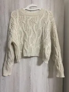 ショート丈ニット　オフホワイト