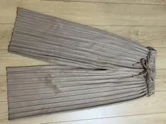 タグ付き NICE CLAUP ワイドプリーツパンツ