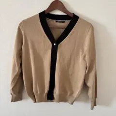 aquagarage ベージュ黒 Vネックカーディガン