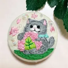 ハンドメイド刺繍ブローチ♡ヘアゴム♡マグネット♡