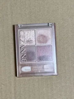 CEZANNE ベージュトーンアイシャドウ　03