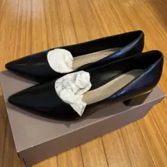 CHARLES & KEITHブラック パンプス　箱あり　 22.5のサムネイル