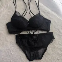 Lucille ブラックレースブラジャーショーツセット 34/75