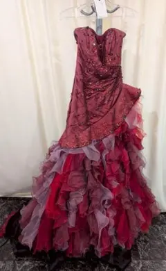 赤紫のフリルストラップレスドレス　ウェディング　ミュージカル　衣装　コスプレ