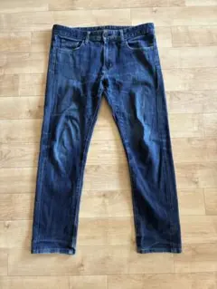 UNIQLO ダークブルー ストレートデニム