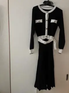 BARNAHAN ベルト付きプリーツニットワンピース