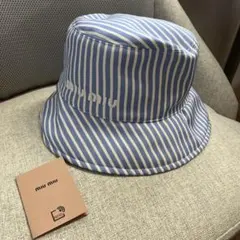 miu miu バケットハット M 青と白のストライプのサムネイル