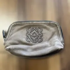 LOEWE ロエベ アナグラム レザー ポーチのサムネイル