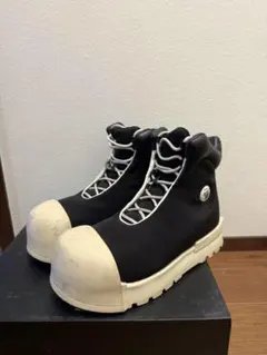 fvvo スニーカー