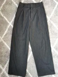 美品　ユニクロ　タックワイドパンツ　M