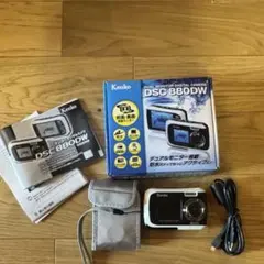 値下げKenko デジタルカメラ DSC880DW 本体　作動確認済み付属品付きのサムネイル