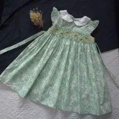 新品　スモッキングワンピース　白襟　清楚　　アマイアキッズ　ボンポワン　好きな方