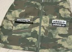 adidas カモフラージュ柄 ミニスカートのサムネイル