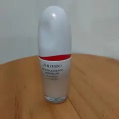 SHISEIDO REVITALESSENCE SKIN GLOW 220