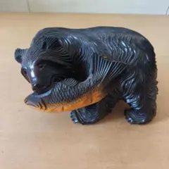木製クマの置物 魚を持つ彫刻 - メルカリ