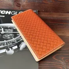 B32 彫刻【本革】イントレチャート デザイン イタリアンレザー 二つ折り長財布