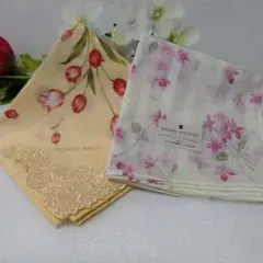 【新品未使用】PIERRE BALMAIN ピエールバルマン/花柄ハンカチ２枚組のサムネイル