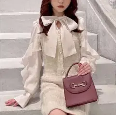 リボン付きフリル袖　ホワイトブラウス