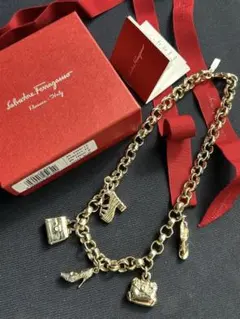 【新品未使用】SalvatoreFerragamo 多連チャーム ネックレス