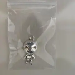 メタル　エイリアン　鉄の宇宙人