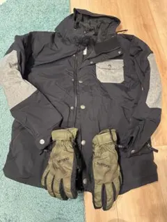 Burton The White Collection Mサイズ　スノボ　ウェア