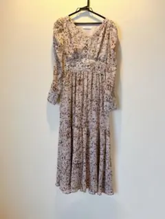 花柄ロングスリーブドレス　archives パフスリーブ ワンピース　デート　春