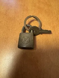 未使用品　LOUISVUITTON 南京錠　ブラック　ガンメタ　鍵付き 楽天市場】ルイ・ヴィトン パドロック 南京錠の通販