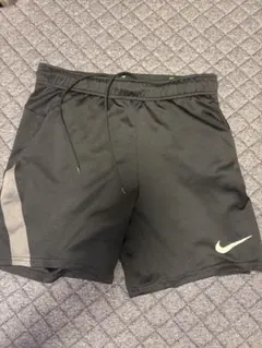 NIKE DRI-FIT ブラックショートパンツ M
