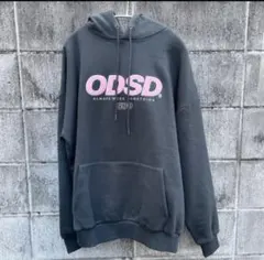 ピンク パーカー