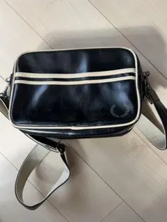 フレッドペリー　黒 ショルダーバッグ