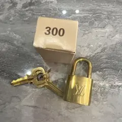 新品未使用ルイ・ヴィトンパドロック南京錠ゴールド　カギ　キーホルダー