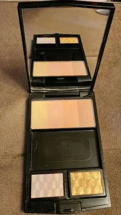 マキアージュ限定パレット