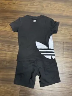 adidas セットアップ　Tシャツとショートパンツセット 130サイズ 黒