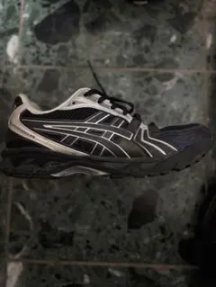 ASICS GEL-KAYANO 14 ブラック シルバー スニーカーのサムネイル