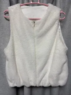 ベスト　ホワイト