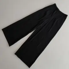 ユニクロ　プリーツストレートパンツ　ブラック　XS