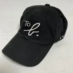 フレンチシックな雰囲気漂う、大人の万能ブラックキャップ