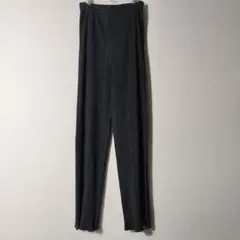 プリーツプリーズ イッセイミヤケ スキニーパンツ 黒ブラックのサムネイル