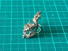まとめてアクセサリー⑨　イヤーカフ フック⑨　金属　ドラゴン 色シルバー