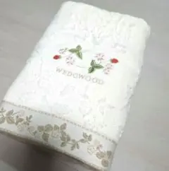 WEDGWOOD ワイルドストロベリー　アイボリー バスタオル